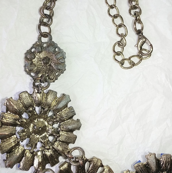 BLUE & CLEAR RHINESTONE STATEMENT BIB NECKLACE - Picture 4 of 9